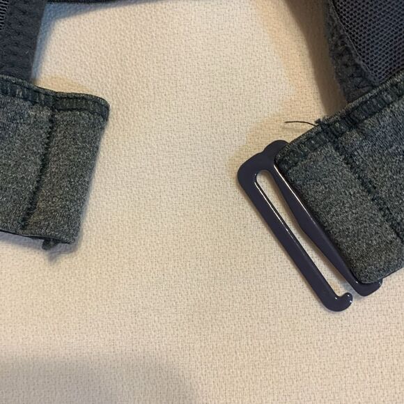 Brooks Size XS razorback gray sports bra NWOT non removable padding - Picture 5 of 7